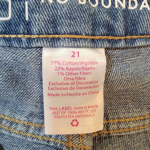 NO Boundaries Y2K Stary Denim Short Size 21 Raw Hem Pocket Casual Festival - Picture 9 of 11